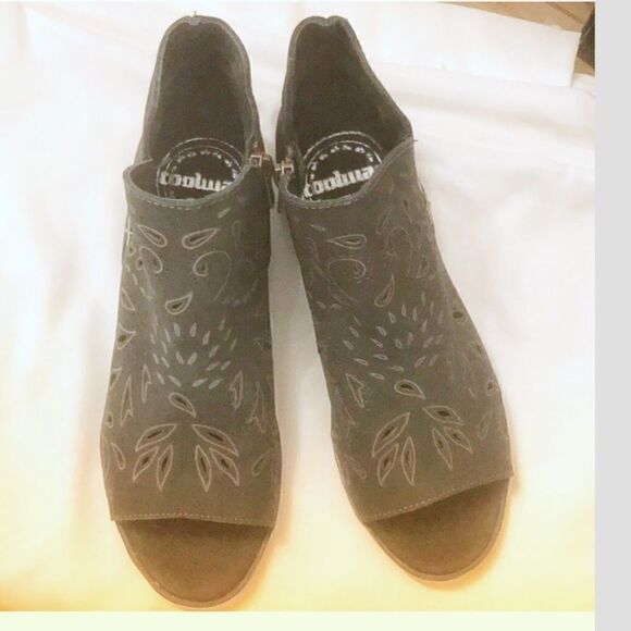 COOLWAY BLACK AND LIGHT BROWN SHOOTIES. NEW - Picture 2 of 7